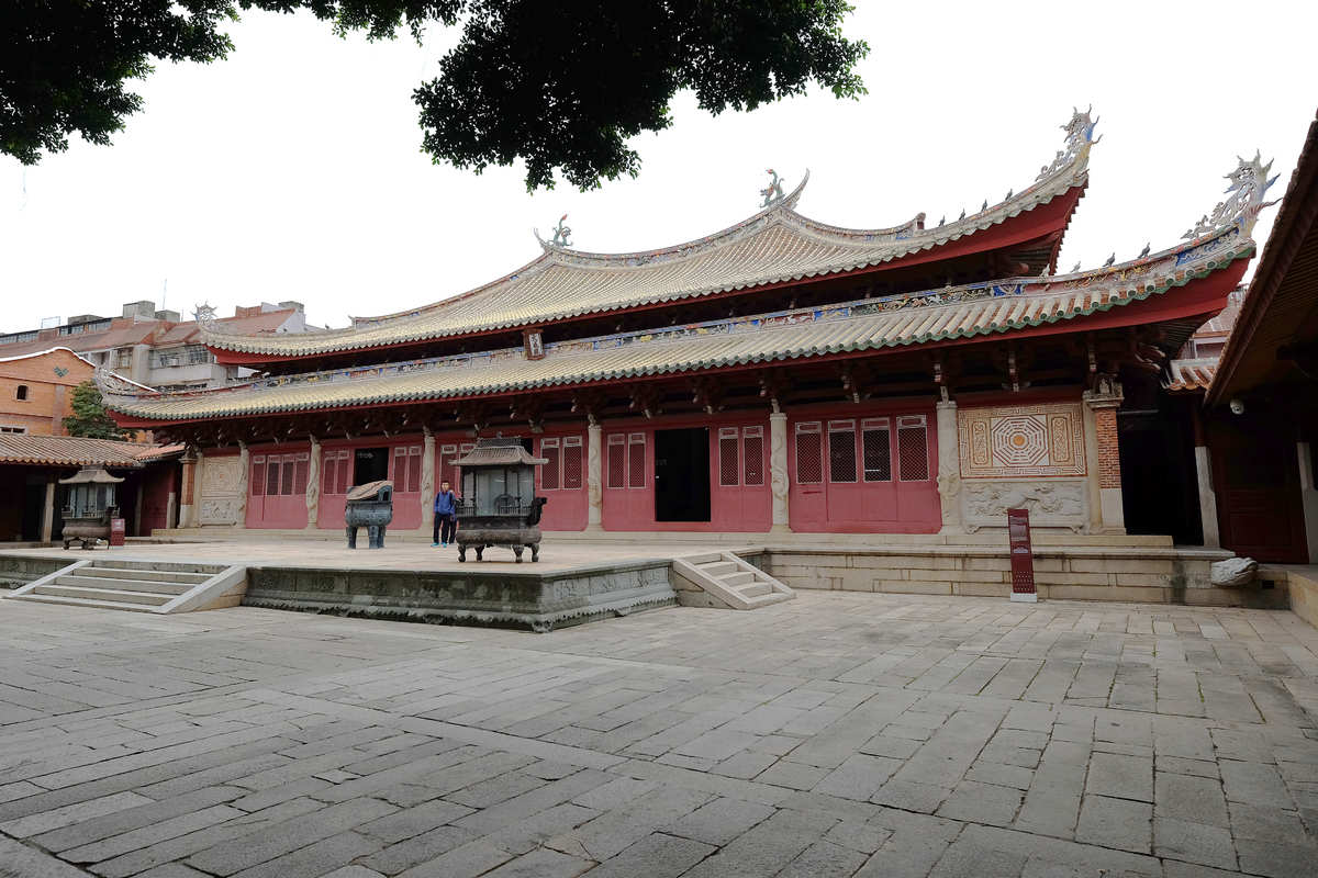 大成殿,泉州府文庙主体建筑,为典型的宋代重檐庑殿式结构.