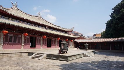 府文庙。好像这才是第一次真正意义上的春季出行。周四还是周五去的,人不太多。每年都说春天要出去耍一圈
